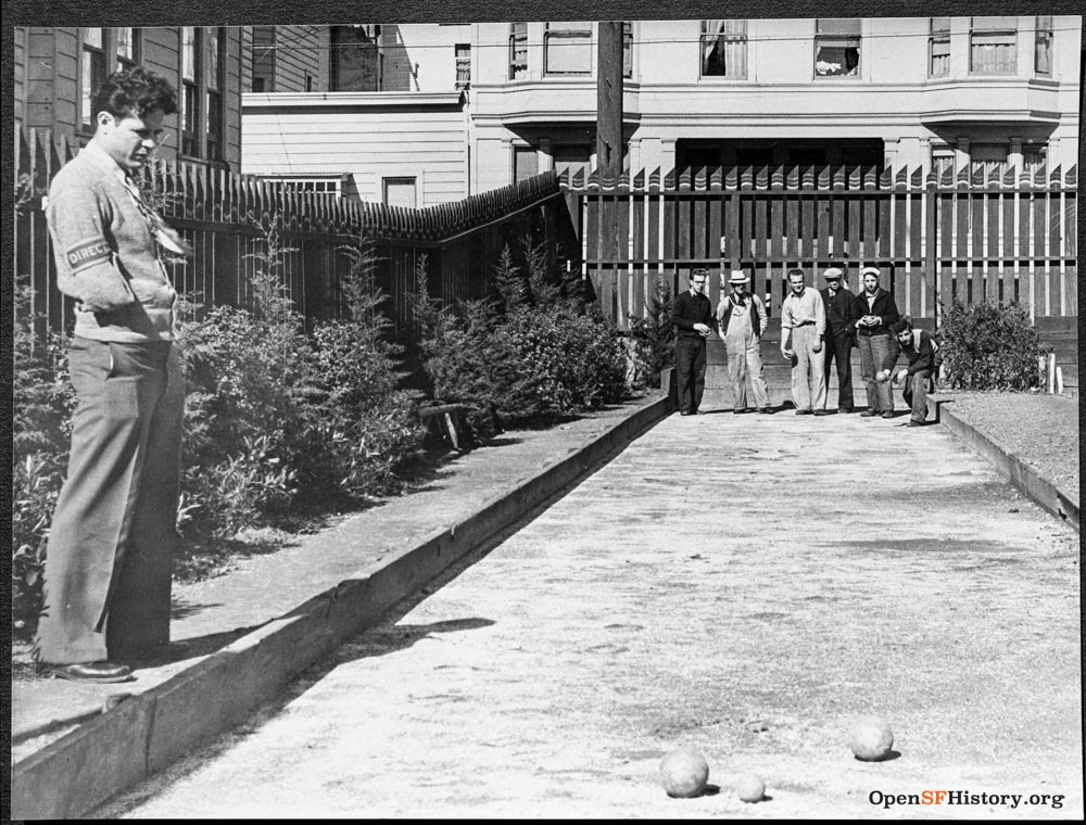 bocce players