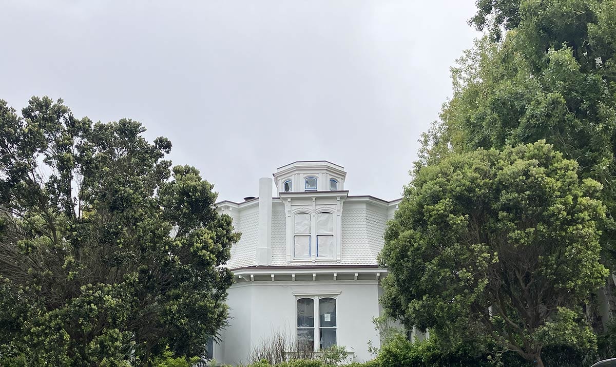 1067 Green Street, an octagon house