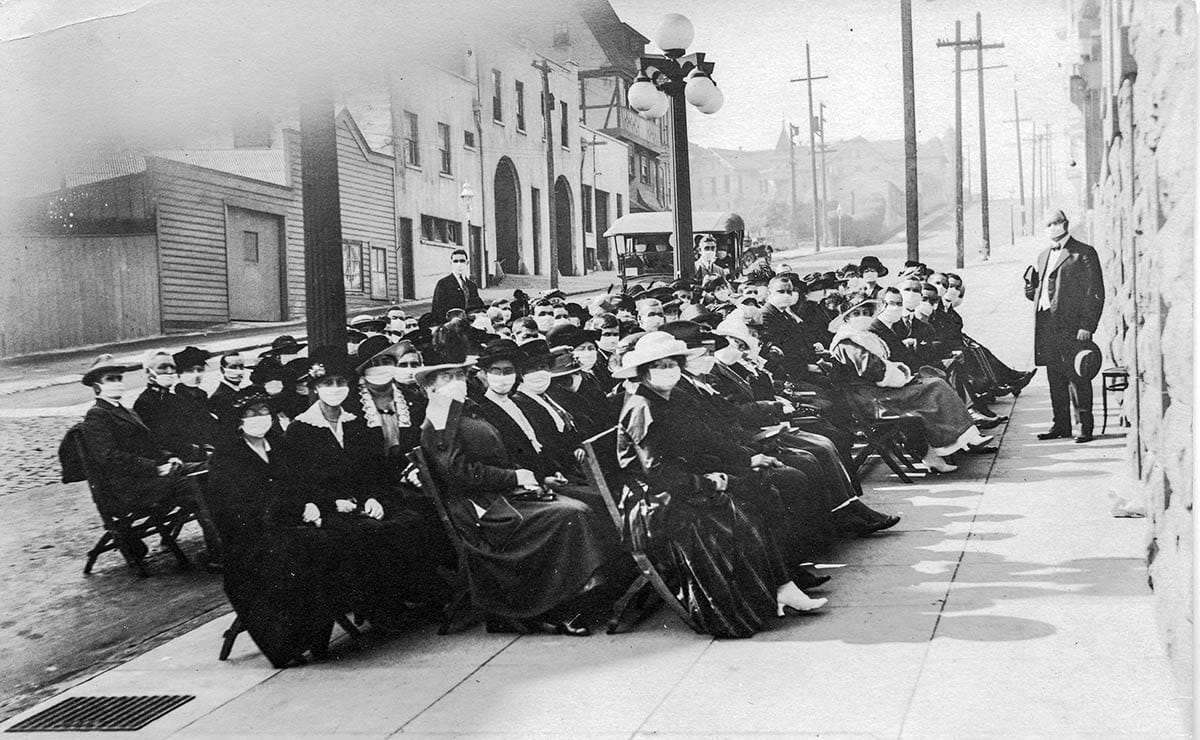 Outside church services in 1918