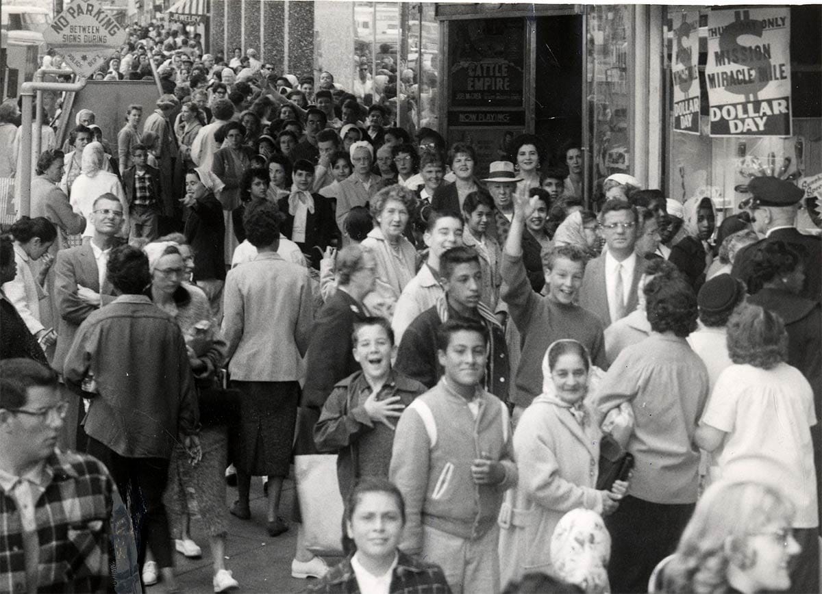 Dollar Day crowds on Mission Street in 1958