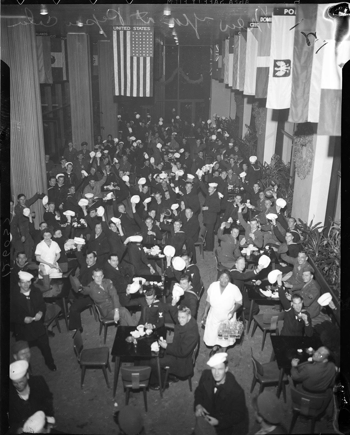 New Year's Eve crowd at Pepsi-Cola Center in 1943.