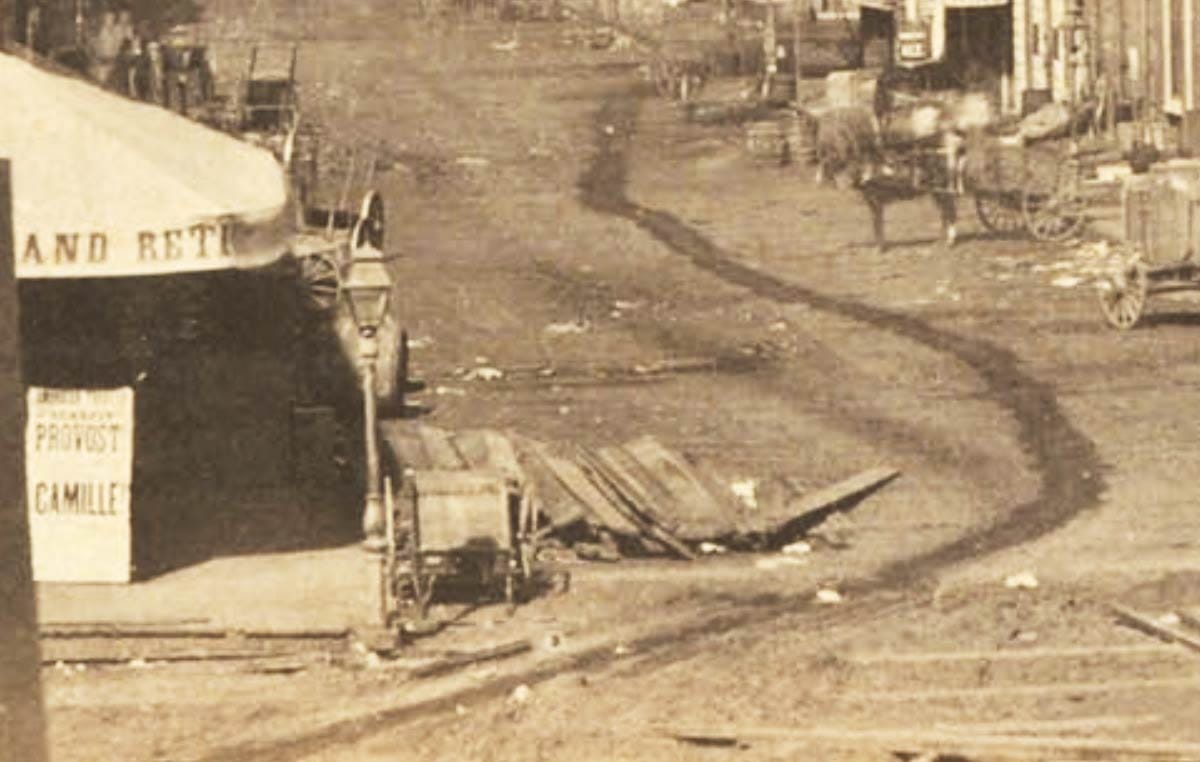close-up of Battery and California streets