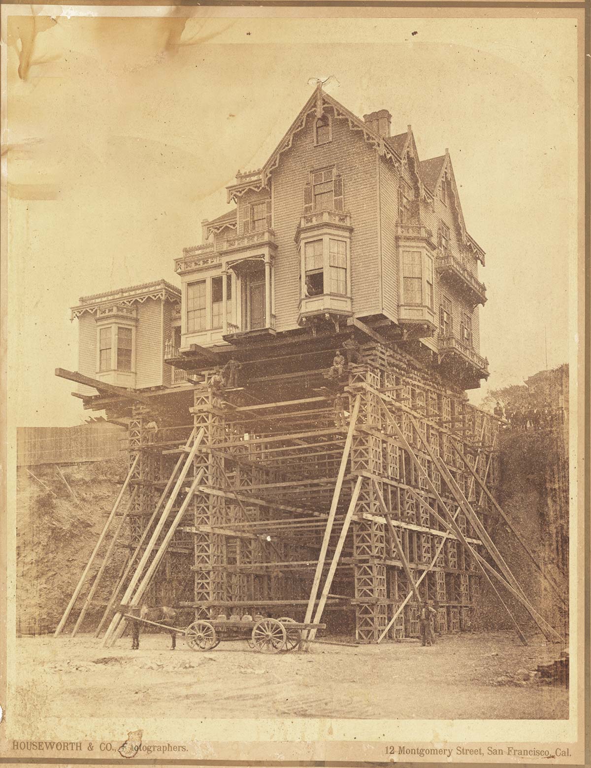 Halleck house being lowered