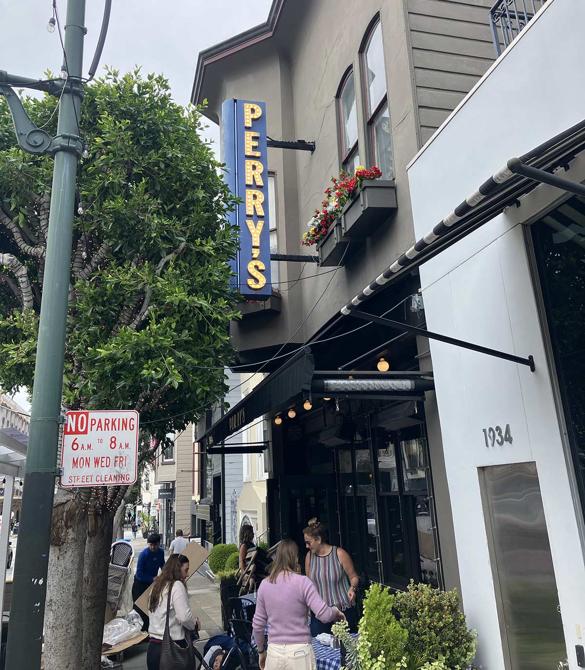 Perry's on Union Street